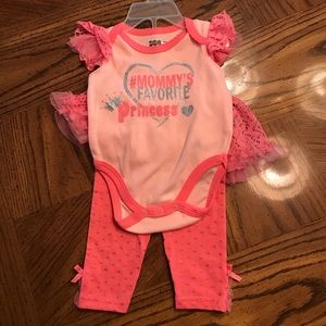 NWOT DDG Darling Baby Girls Outfit